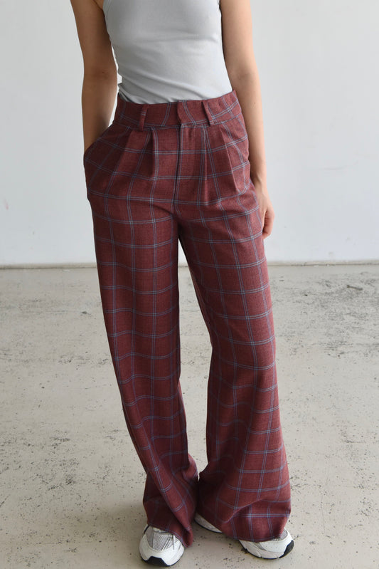 Pleated wide-leg pants