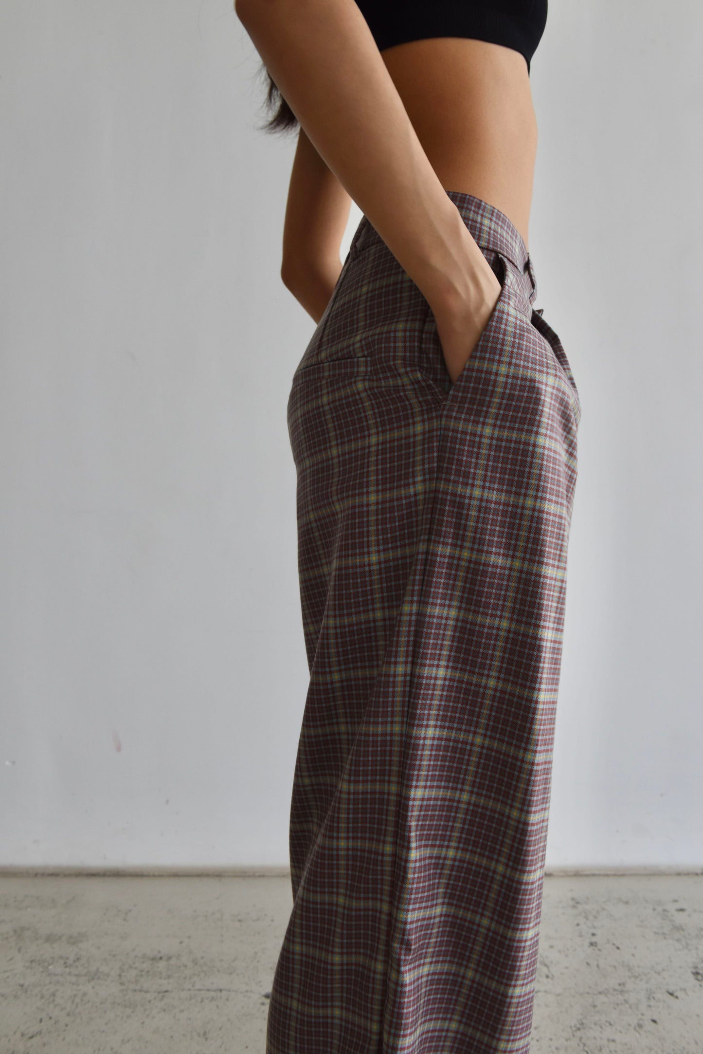 Pleated wide-leg pants